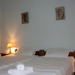 Naxos Apartman *