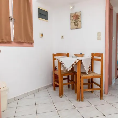 纳克索斯一室公寓酒店 Naxos City